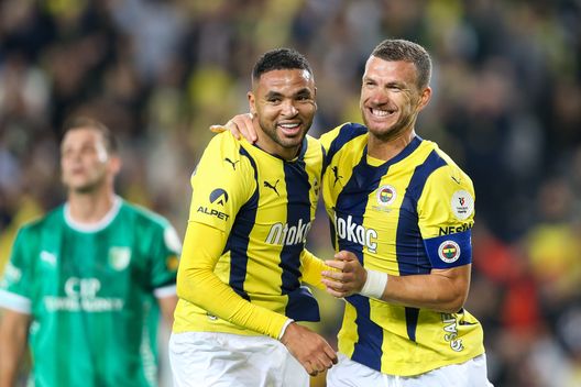 Youssef En-Nesyri con Edin Dzeko (Foto di Ahmad Mora/Getty Images) Hatayspor-Fenerbahce, Mourinho vuole vincere: il pronostico di DDD- immagine 2