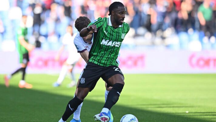 SASSUOLO, ITALY - APRIL 04: Ulisses Garcia of US Sassuolo during the Serie A match between US Sassuolo Calcio and Cagliari Calcio at Mapei Stadium Citta del Tricolore on April 04, 2026 in Sassuolo, Italy. (Photo by Alessandro Sabattini/Getty Images) Sassuolo, problemi all’ultimo per Garcia, Bakola e Vranckx: non sono neanche in panchina contro il Genoa - immagine 1