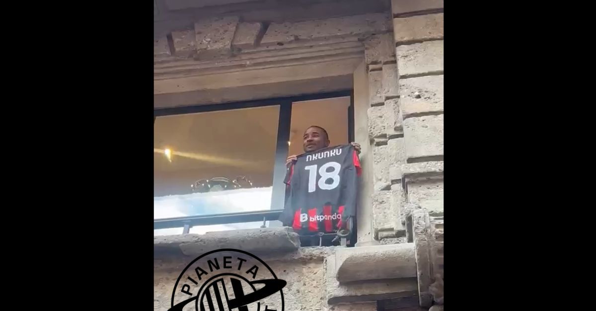 VIDEO – Nkunku incontra i tifosi al Flagship store | PM News VIDEO – Nkunku incontra i tifosi al Flagship store | PM News