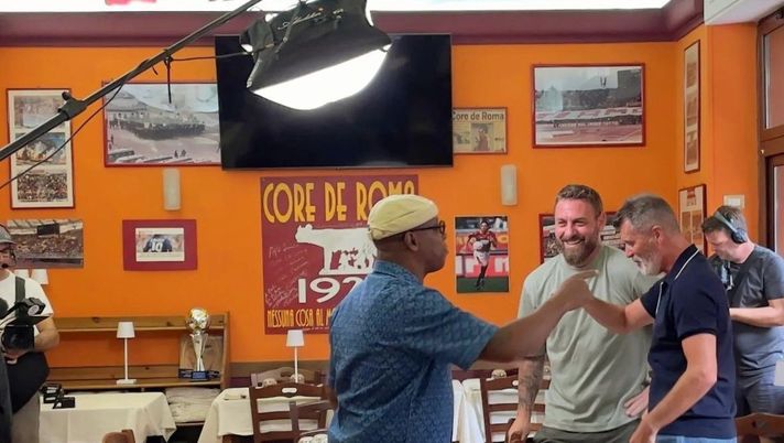 Roma, De Rossi incontra il suo idolo Roy Keane sotto casa di Francesco Totti - immagine 1