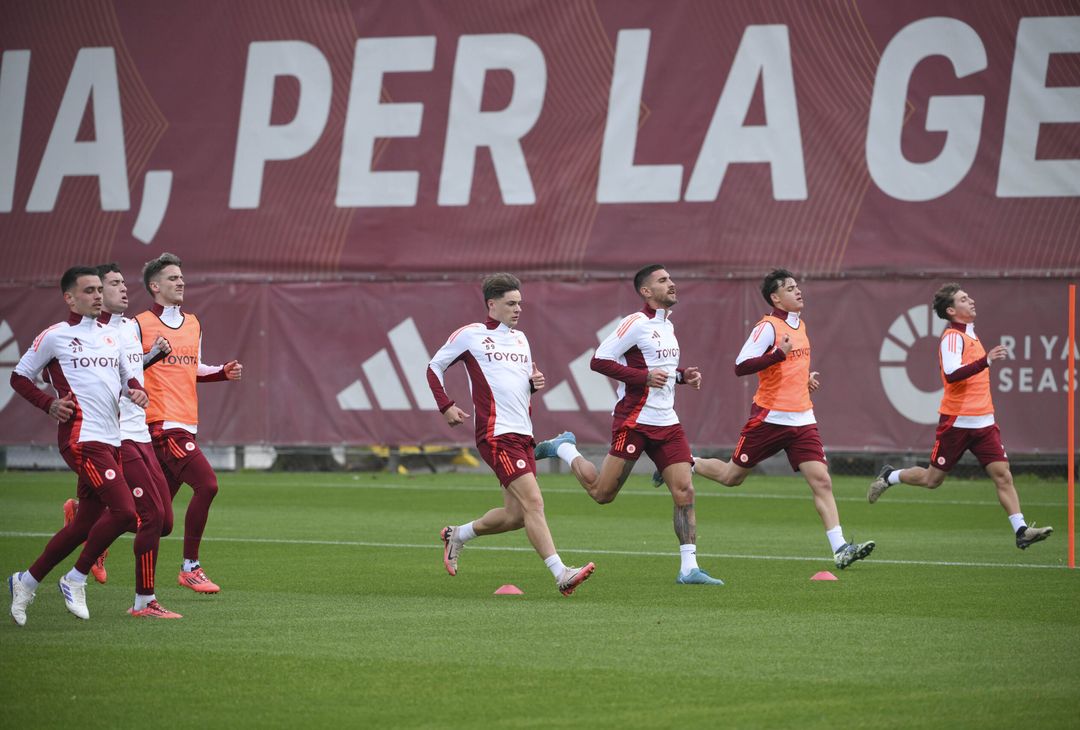 Trigoria, la seduta di allenamento dopo la sconfitta con l’Atalanta – FOTO GALLERY - immagine 3