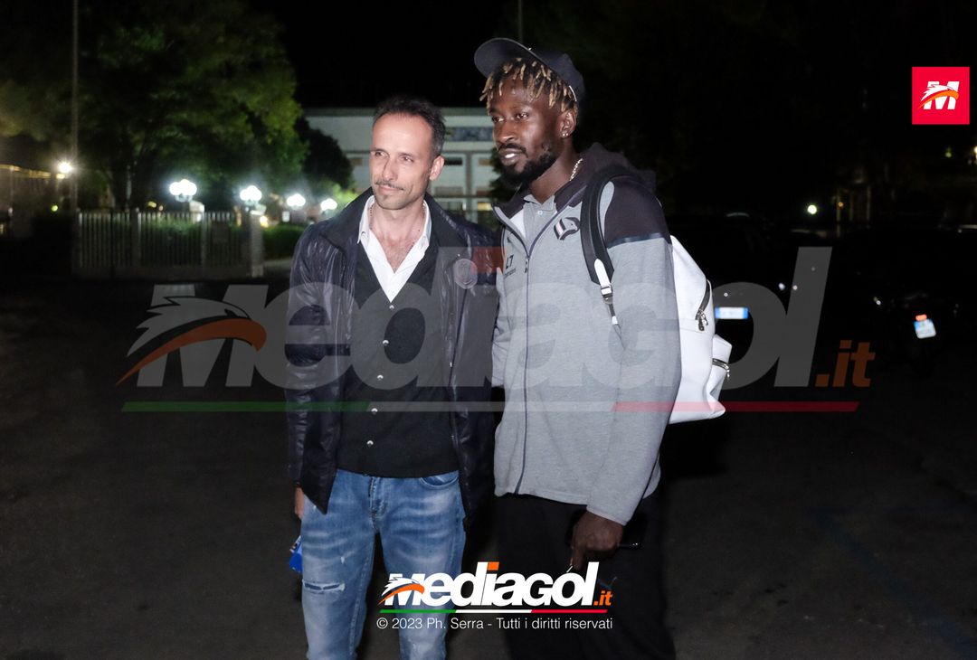 FOTO PALERMO: i rosanero si radunano al parcheggio dell’ippodromo (GALLERY) - immagine 22