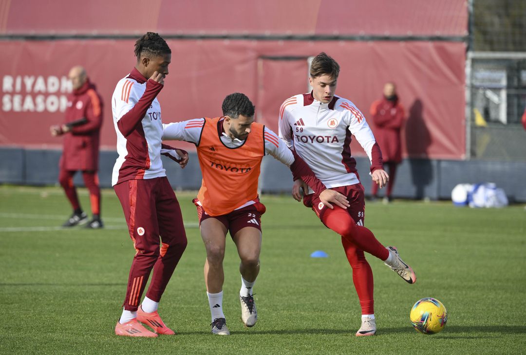 Trigoria, l’allenamento della Vigilia di Natale in vista del Milan – FOTO GALLERY - immagine 12