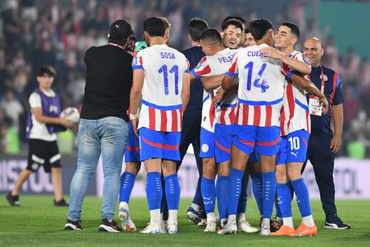 Il Paraguay festeggia la vittoria contro il Brasile nella sfida di andata (Foto di Christian Alvarenga/Getty Images) Il Brasile sfida il Paraguay, arriverà la prima vittoria per Ancelotti? Il pronostico di DDD- immagine 4