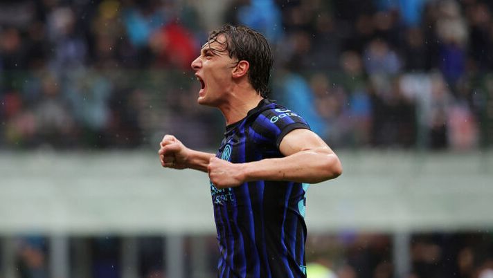 MILAN, ITALY - MARCH 14: Francesco Pio Esposito of FC Internazionale celebrates after scoring their team's first goal during the Serie A match between FC Internazionale and Atalanta BC at Giuseppe Meazza Stadium on March 14, 2026 in Milan, Italy. (Photo by Francesco Scaccianoce - Inter/Inter via Getty Images) La preview della 30a giornata al fantacalcio: partita per partita, ecco chi mettere e chi no- immagine 1