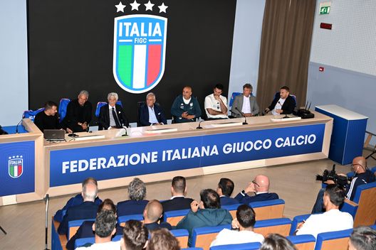 La giornata dei 10 a Coverciano, Baggio: “Questa Nazionale mi piace”- immagine 4