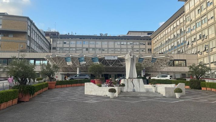 Lazio, Lotito ricoverato al Gemelli: gli aggiornamenti dal Policlinico - immagine 1