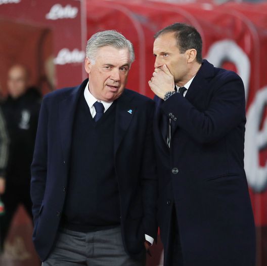 NAPLES, ITALY - MARCH 03: Coach of SSC Napoli Carlo Ancelotti greets coach of Juventus Massimiliano Allegri before the Serie A match between SSC Napoli and Juventus at Stadio San Paolo on March 3, 2019 in Naples, Italy.  (Photo by Francesco Pecoraro/Getty Images)  allegri-milan-ancelotti-juventus-risultati-successi-sportivi-dati-stagioni-numeri-statistiche-storia
