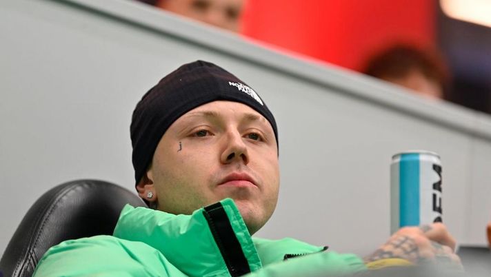 Calabria e co. al concerto di Lazza, Conceiçao non apprezza. Il cantante scrive al tecnico - immagine 1