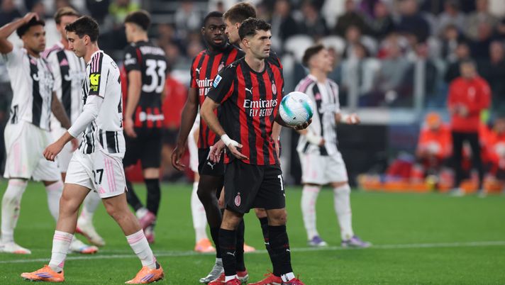 TURIN, ITALY - OCTOBER 05: Christian Pulisic of AC Milan takes a penalty during the Serie A match between Juventus FC and AC Milan at Allianz Stadium on October 05, 2025 in Turin, Italy. (Photo by Claudio Villa/AC Milan via Getty Images) pulisic-rigore-sbagliato-juventus-milan-allegri-perche-un-rigore-non-si-calcia-di-piatto