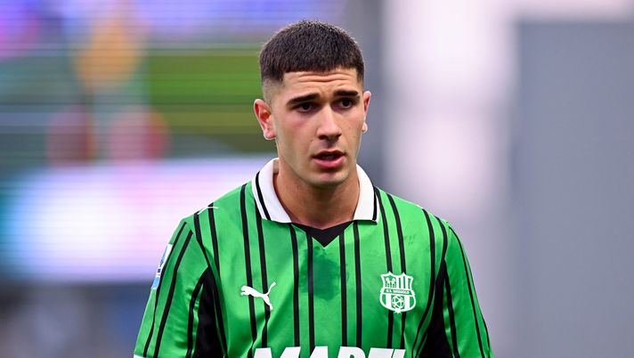 SASSUOLO, ITALY - DECEMBER 06: Cristian Volpato of US Sassuolo Calcio looks on during the Serie A match between US Sassuolo Calcio and ACF Fiorentina at Mapei Stadium Citta del Tricolore on December 06, 2025 in Sassuolo, Italy. (Photo by Alessandro Sabattini/Getty Images) Volpato
