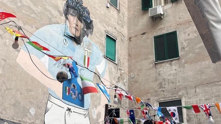 FOTO Rafa Marin alla scoperta di Napoli: gita in città con la sua Fatima - immagine 1