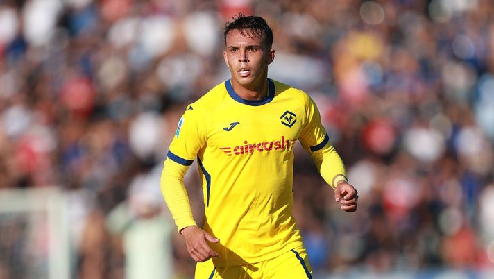 Il Napoli continua a trattare per Giovane, con cui ha l'accordo, ma resta da convincere il Verona, che chiede l'obbligo di riscatto giovane napoli