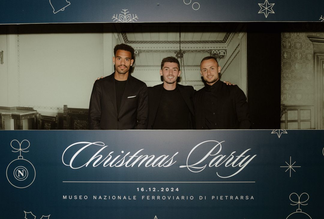 GALLERY Christmas party del Napoli: i migliori scatti della fantastica serata! - immagine 15