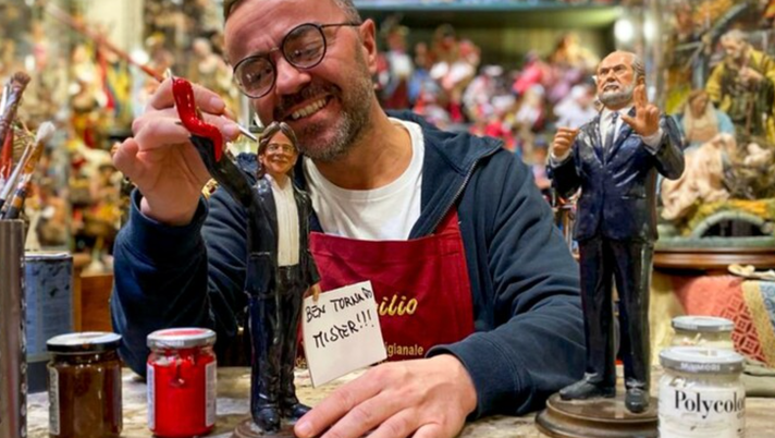 Mazzarri torna al Napoli, ed è subito star sul presepe: statuine in tempo record  Mazzarri torna al Napoli, ed è subito star sul presepe: statuine in tempo record - immagine 1