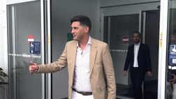 “Forza Milan!”, l’arrivo di Fonseca all’aeroporto di Milano-Malpensa | VIDEO