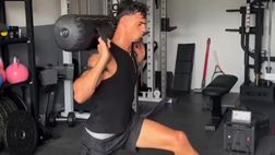 Marc Pubill testa il suo ginocchio: il Milan osserva interessato
