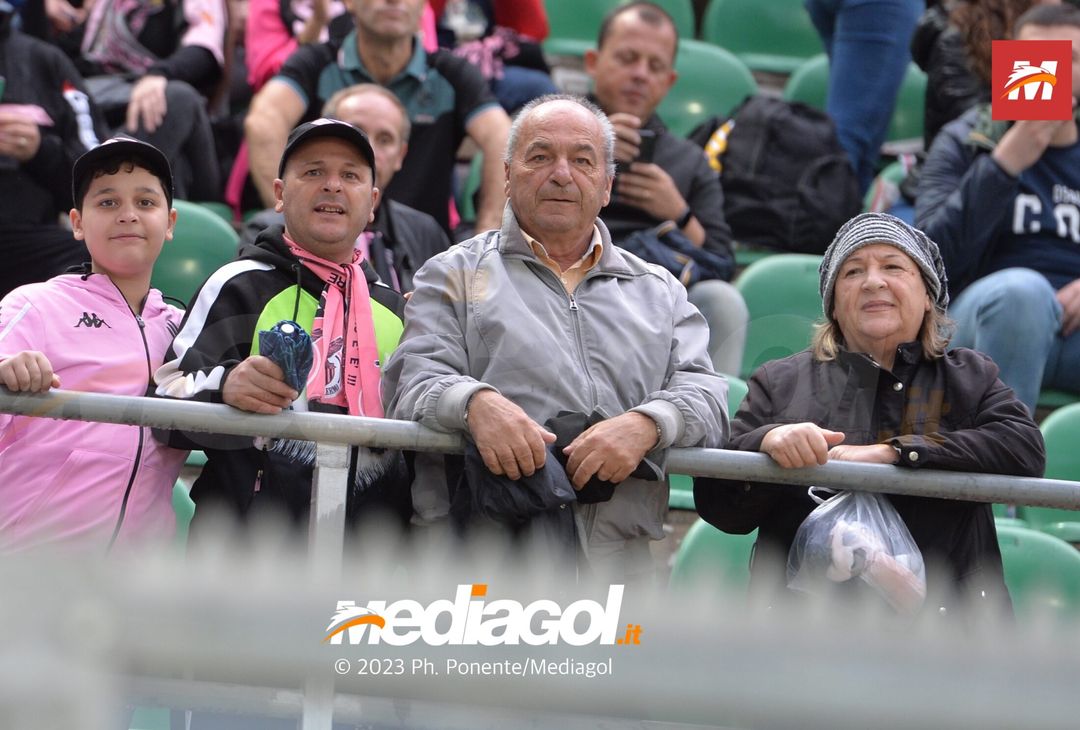 FOTOTIFO Palermo-Cittadella 0-1, gli scatti ai tifosi al “Renzo Barbera” (GALLERY) - immagine 36
