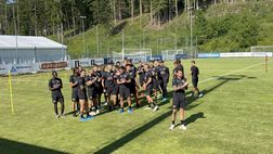VIDEO Ritiro Palermo, qui Ronzone: l’abbraccio dei tifosi alla squadra di Corini