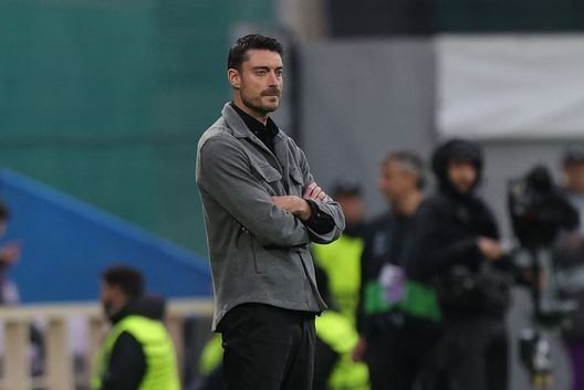 FLORENCE, ITALY - APRIL 17: Head coach Albert Riera of NK Celje looks on during the UEFA Conference League 2024/25 Quarter Final Second Leg match between ACF Fiorentina and NK Celje at Stadio Artemio Franchi on April 17, 2025 in Florence, Italy. (Photo by Gabriele Maltinti/Getty Images) Riera