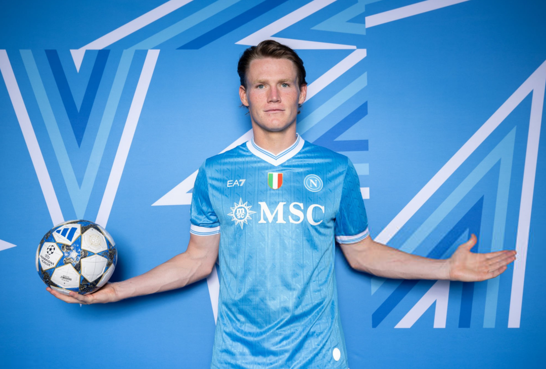 McTominay posa per la Champions League: sale l’attesa per il debutto! – GALLERY- immagine 1