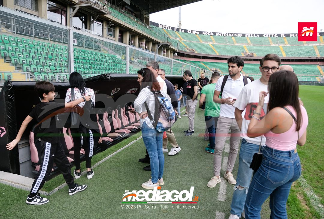 FOTO PALERMO, i tifosi rosanero in tour allo stadio ‘Renzo Barbera’ (GALLERY) - immagine 35