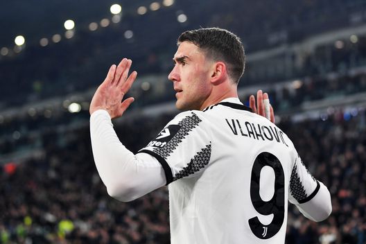 TURIN, ITALY - FEBRUARY 12: Dusan Vlahovic of Juventus reacts after scoring the team's second goal was disallowed by VAR during the Serie A match between Juventus and ACF Fiorentina at on February 12, 2023 in Turin, Italy. (Photo by Valerio Pennicino/Getty Images) Vlahovic