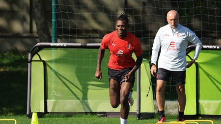 CAIRATE, ITALY - SEPTEMBER 28: Rafael Leao of AC Milan in action during an AC Milan training session at Milanello on September 28, 2023 in Cairate, Italy. (Photo by Giuseppe Cottini/AC Milan via Getty Images)