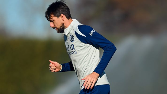 Inter, domani riposo si riparte venerdì: Acerbi torna col Bologna. Chivu pensa a una novità - immagine 1