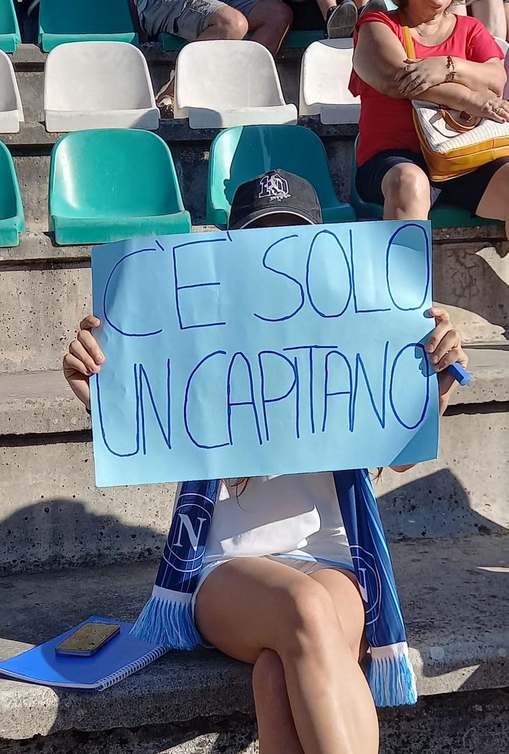 Gli striscioni di richieste più originali dal Patini