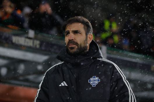 VENEZIA, ITALIA - 8 DICEMBRE: L'allenatore del Como Cesc Fabregas. (Photo by Timothy Rogers/Getty Images) ESCLUSIVA Diaz su Fabregas all’Inter: “Tentazione forte, Cesc diventerà un top”- immagine 4