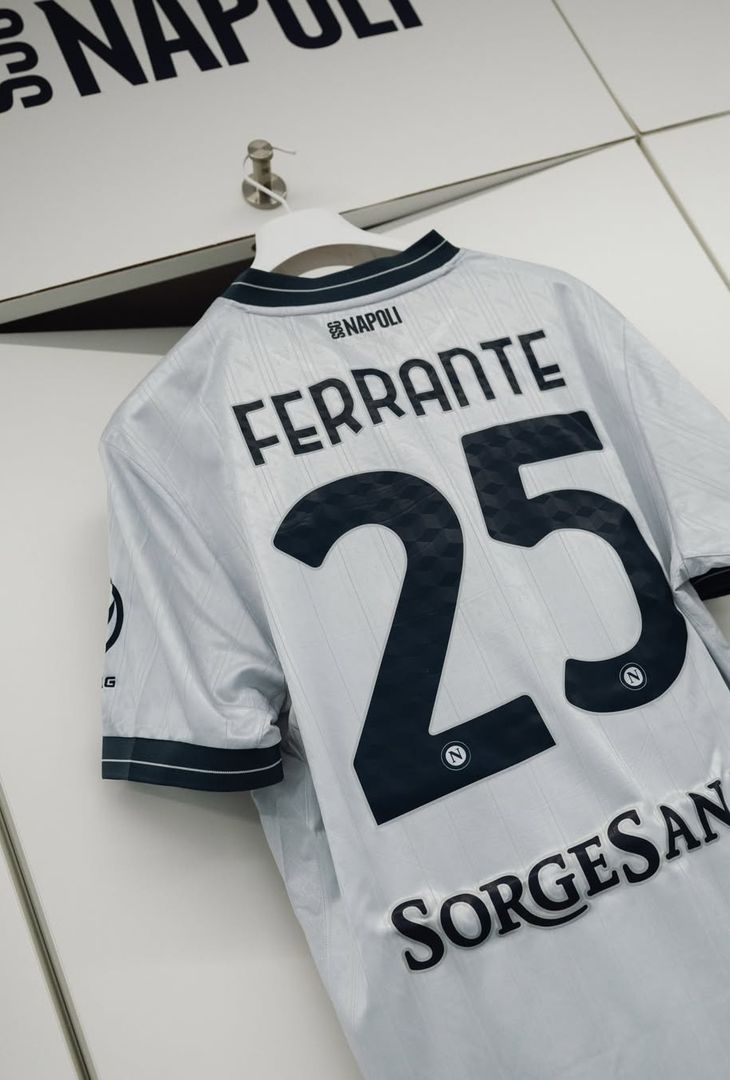 Tutto pronto nello spogliatoio del Napoli per la Fiorentina