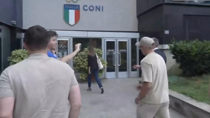 VIDEO Zielinski è arrivato questa mattina al CONI per le visite mediche con l’Inter VIDEO Zielinski è arrivato questa mattina al CONI per le visite mediche con l’Inter - immagine 1
