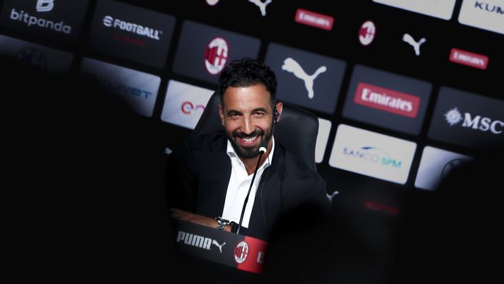 MILAN, ITALY - JULY 08: AC Milan New Head Coach Ruben Amorim attends a press conference at Casa Milan on July 08, 2026 in Milan, Italy. (Photo by Giuseppe Cottini/AC Milan via Getty Images) Brambati: “Amorim? Io sarei stato più cauto: ad ora il gap con l’Inter c’è eccome” - immagine 1