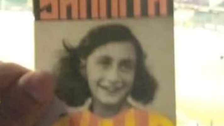 Vergogna al derby di Avellino: sugli spalti la foto di Anna Frank con la maglia del Benevento! - immagine 1