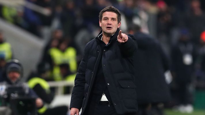BERGAMO, ITALY - DECEMBER 28: FC Internazionale coach Cristian Chivu gestures during the Serie A match between Atalanta BC and FC Internazionale at New Balance Arena on December 28, 2025 in Bergamo, Italy. (Photo by Marco Luzzani/Getty Images) Inter, tabù Bologna da sfatare: Chivu con i migliori, un solo dubbio. Acerbi… - immagine 1