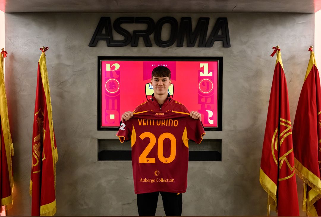 Roma, i primi scatti di Venturino con la maglia giallorossa – FOTO GALLERY - immagine 7