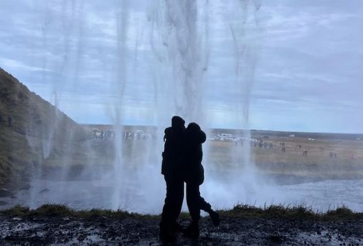 De Rossi in Islanda con la moglie. Un post di lei scatena i tifosi: “Non sanno…”- immagine 2