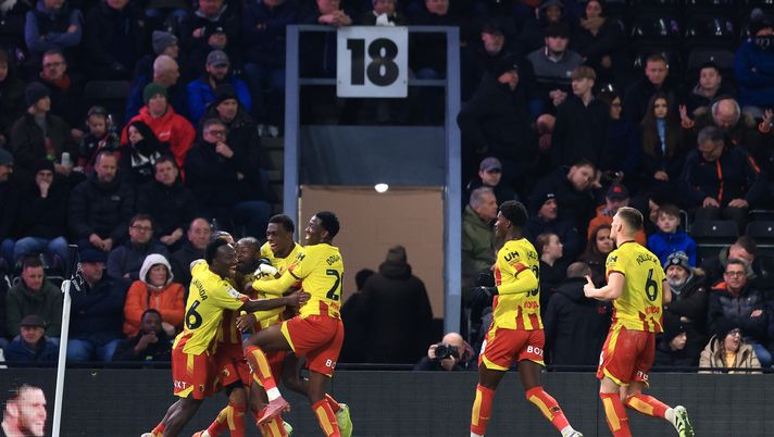 DERBY, ENGLAND - NOVEMBER 22: Edo Kayembe of Watford celebrates with teammates after scoring his team's third goal during the Sky Bet Championship match between Derby County and Watford at Pride Park on November 22, 2025 in Derby, England. (Photo by Jess Hornby/Getty Images) Watford-Preston, Championship: dove vederla in streaming gratis e diretta TV - immagine 1