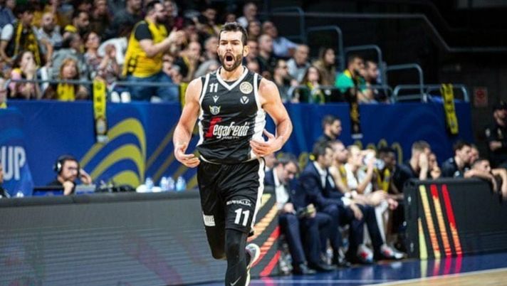Virtus Bologna, Giampaolo Ricci lamenta il fatto che il basket passi così marcatamente in secondo piano rispetto al calcio Bologna-Sassari live: streaming gratis e diretta TV del match di basket Serie A - immagine 1
