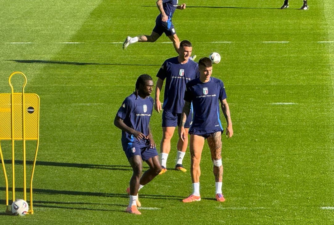 FOTO VN – Kean, Piccoli e Nicolussi a tinte azzurre: l’allenamento a Coverciano - immagine 17