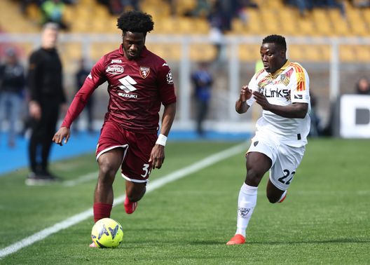 Toro, Ola Aina ricorda il derby: “Era pazzesco, fumogeni per tutto il tempo”- immagine 2