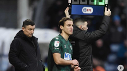 VIDEO – Bove, che emozione: torna in campo e corre ad abbracciare la fidanzata