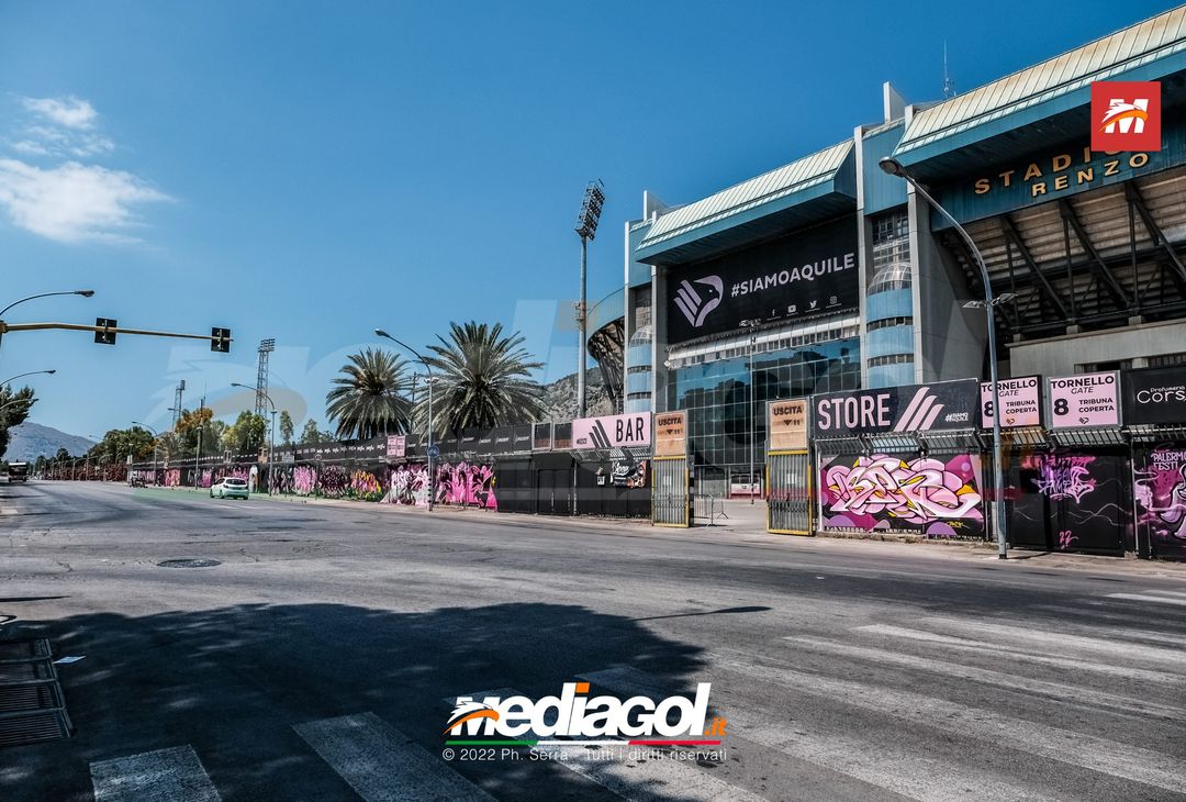 FOTO: I nuovi murales dello stadio ‘Renzo Barbera’ di Palermo (Gallery) - immagine 9
