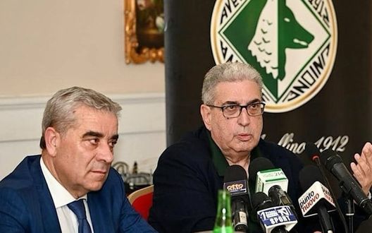 Perinetti all'inizio del suo ultimo incarico precedente, all'Avellino. Antonio D'Agostino e Giorgio Perinetti