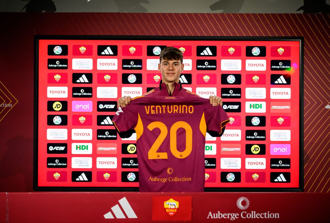 Roma, i primi scatti di Venturino con la maglia giallorossa – FOTO GALLERY - immagine 2