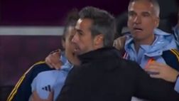 Spagna, anche il CT sotto accusa: il gesto in panchina all’assistente (VIDEO)