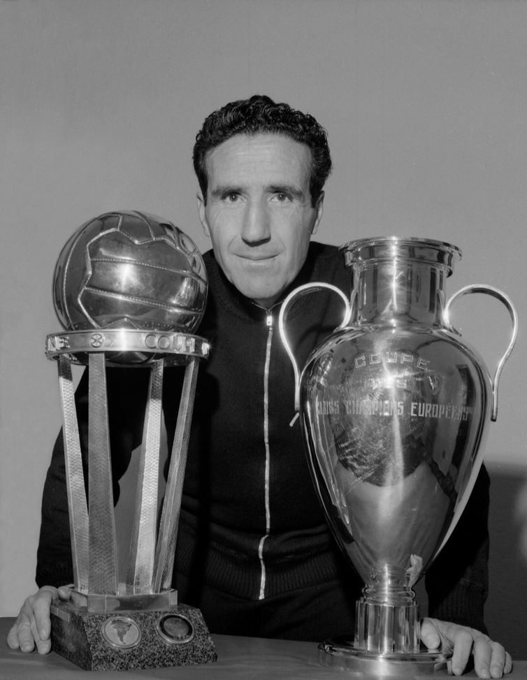 APPIANO GENTILE (CO)-Helenio Herrera, il maggior artefice della 'Grande' Inter Inter, da Parigi a Madrid: le notti d’Europa che hanno fatto la storia- immagine 2
