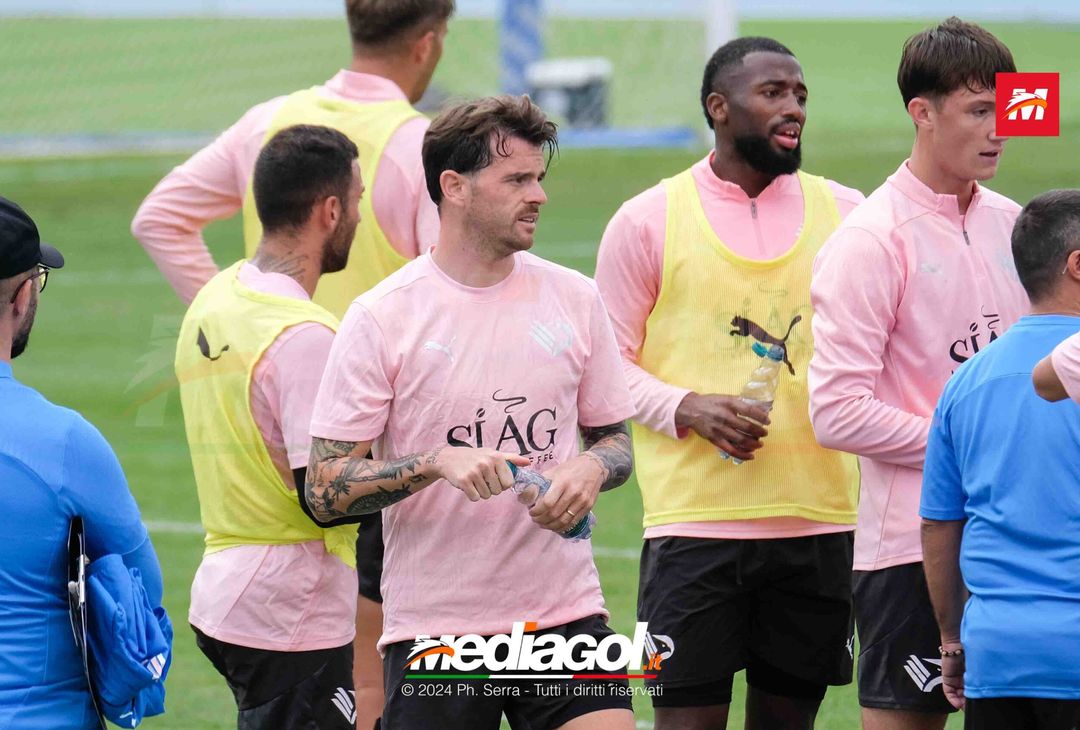 FOTO Ritiro Palermo, seduta mattutina al centro Aquagranda (GALLERY) - immagine 29