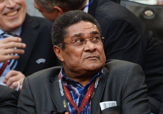 Eusebio, leggendario attaccante del Benfica scomparso nle 2014 (Foto di Michael Regan/Getty Images) Benfica-Sporting Lisbona: statistiche e precedenti del derby portoghese- immagine 2